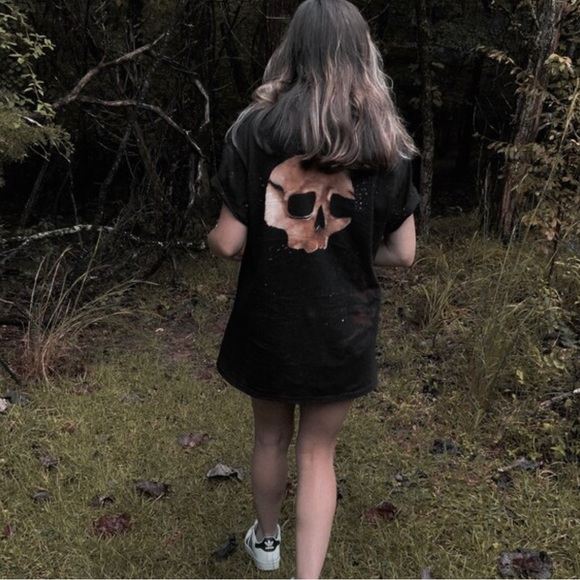 Skull bleach dyed tee💀 - Picture 2 of 3